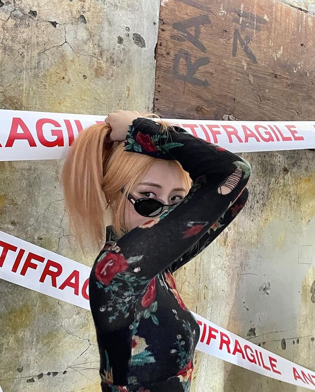 [잡담] 아니 티저 뜨고 르세라핌이 올린 사진 양 봐.. | 인스티즈