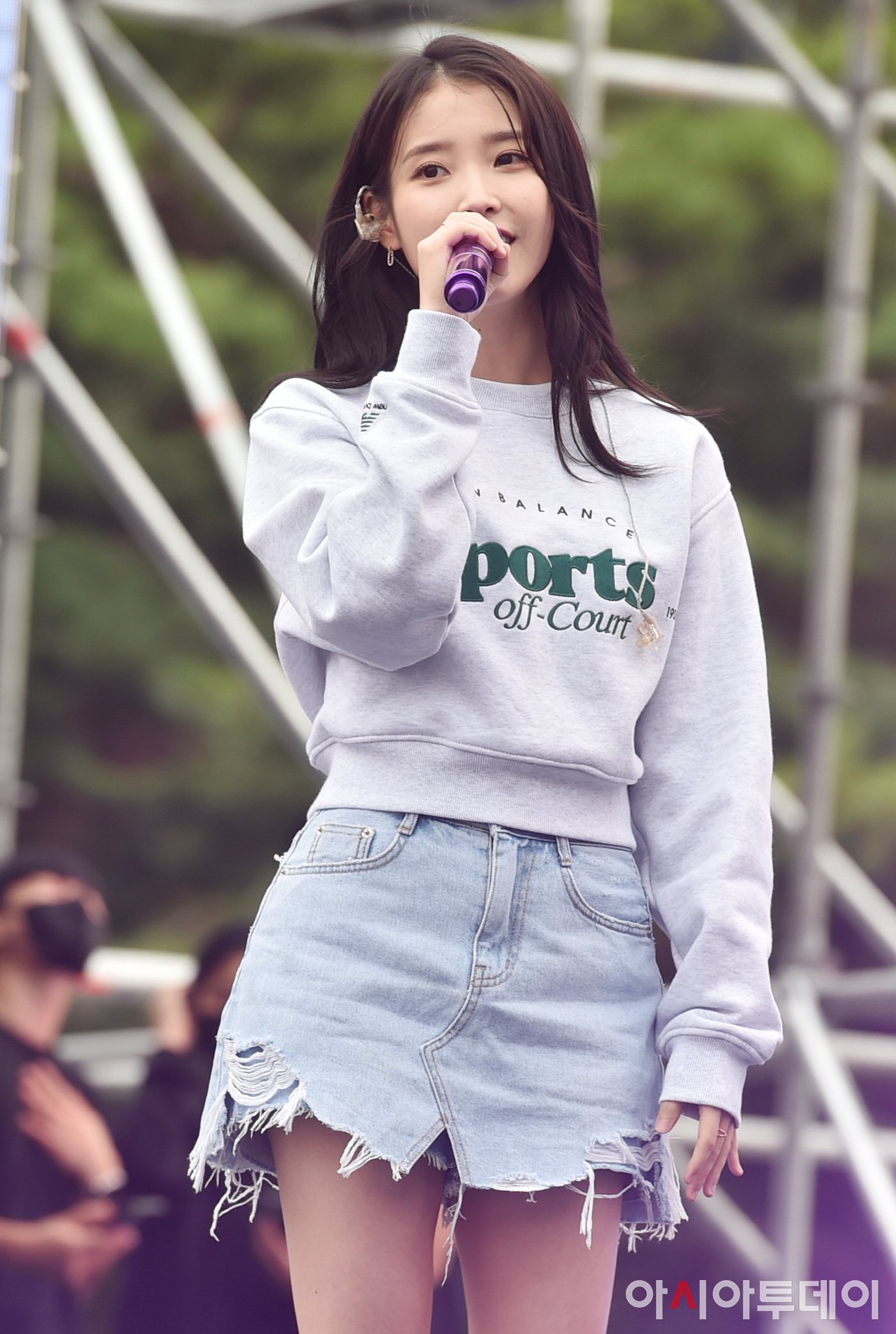 [잡담] 기자들 아이유로 홈마 사진 대결하네 | 인스티즈