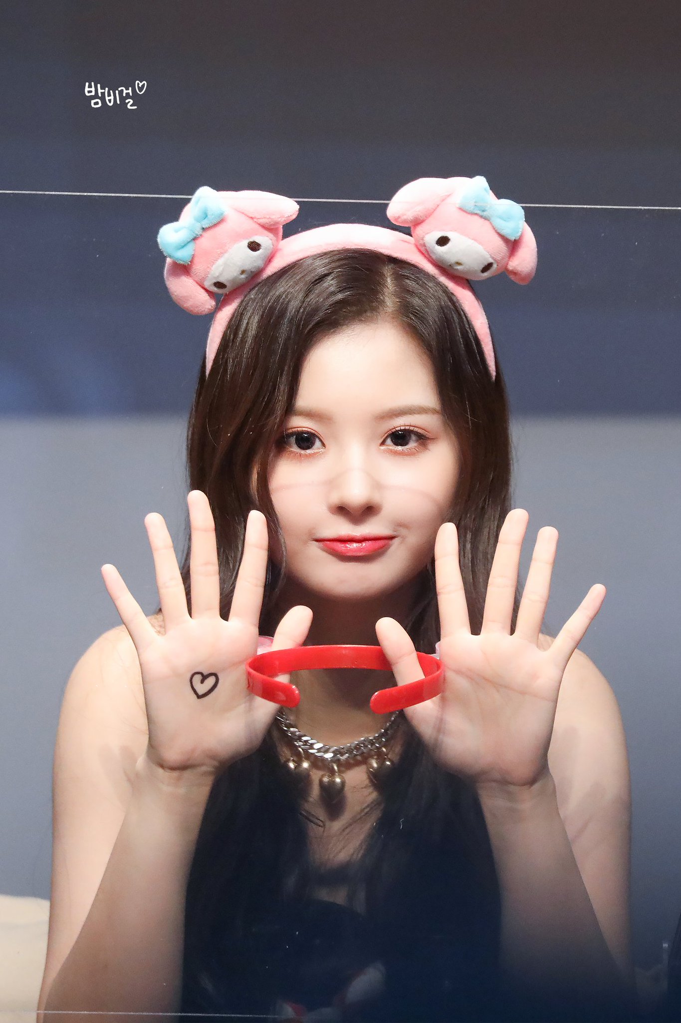 [잡담] 설윤이 오늘 팬싸 고화질 올라왔다 | 인스티즈