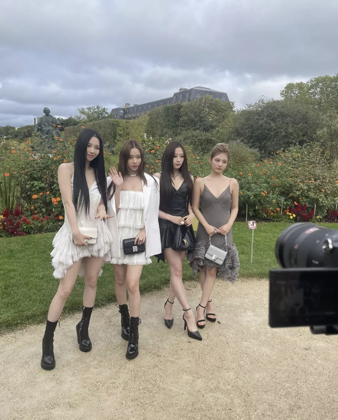 [잡담] 얘들아 파리 에스파 미쳤다 | 인스티즈