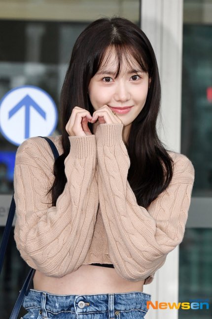 [잡담] 윤아 앞머리 내렸는데 진짜 예뻐.. | 인스티즈
