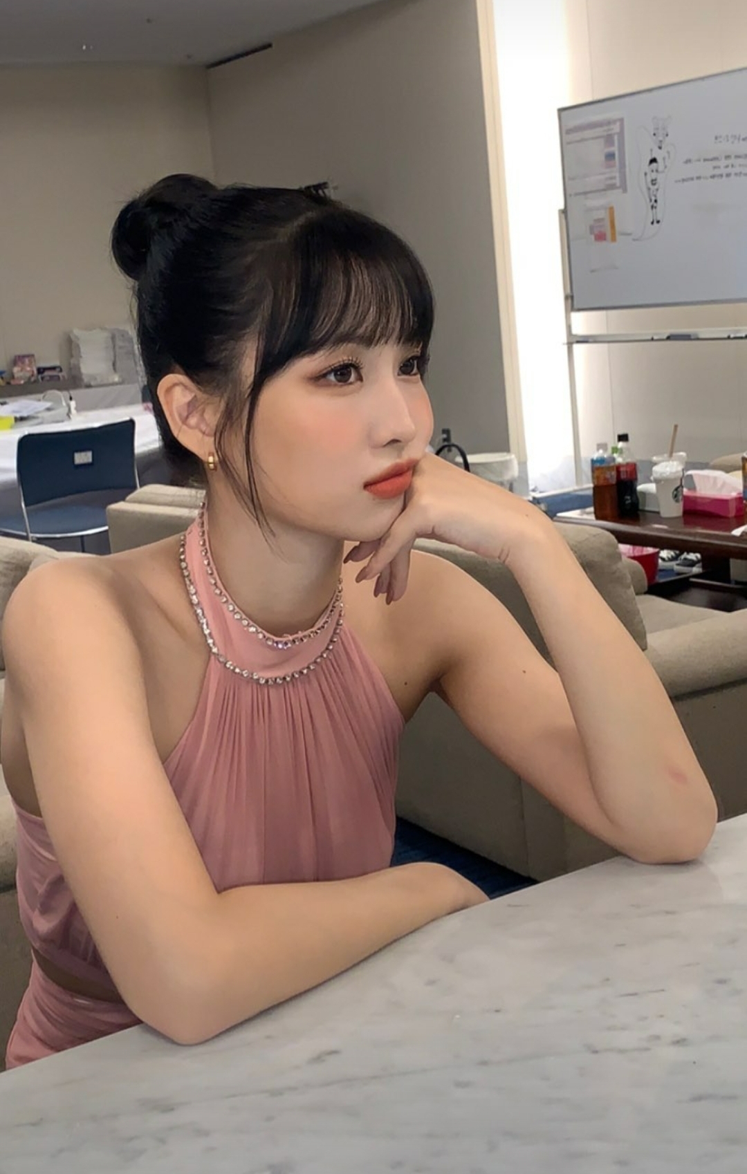 [잡담] 모모는 흑발이 진짜 예쁜 거 같음 | 인스티즈