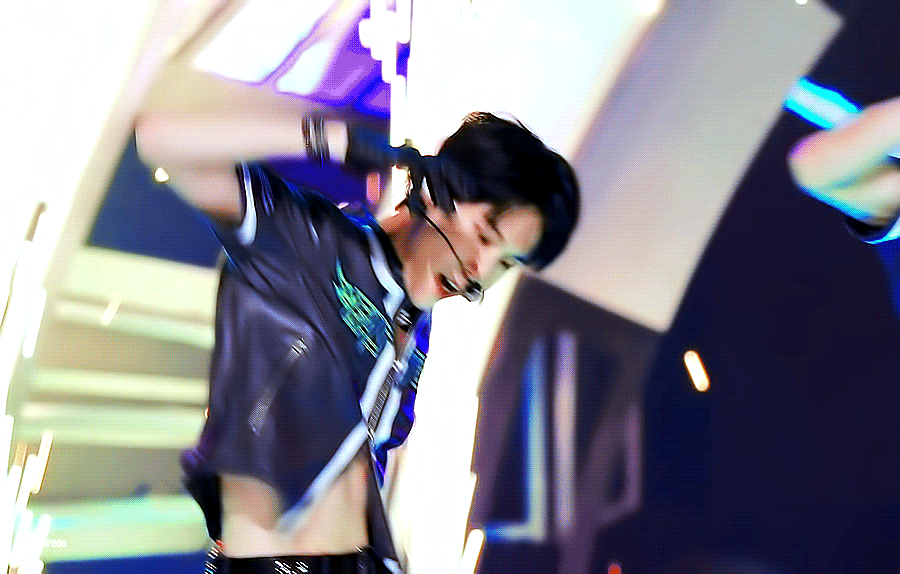 [잡담] 하루종일 도영 배만 보네요 | 인스티즈