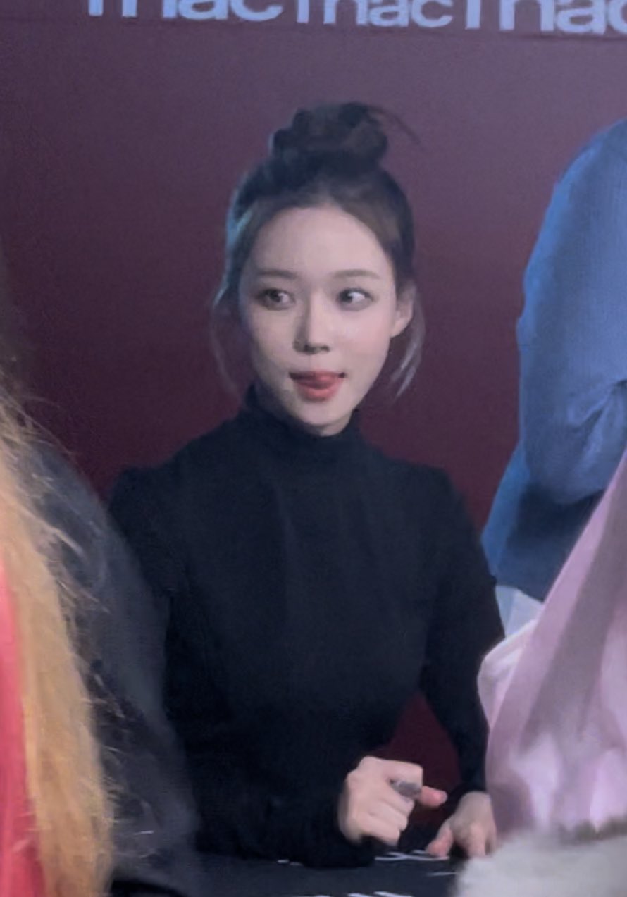 [잡담] 윈터의 단발도 아니고 장발도 아니고 이 머리를 가장 | 인스티즈