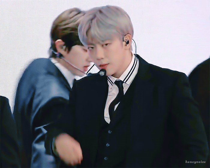 [잡담] 딱 한달전에 그레이 머리 해보고싶다고 그랬는데 그때는 몰랐지 | 인스티즈