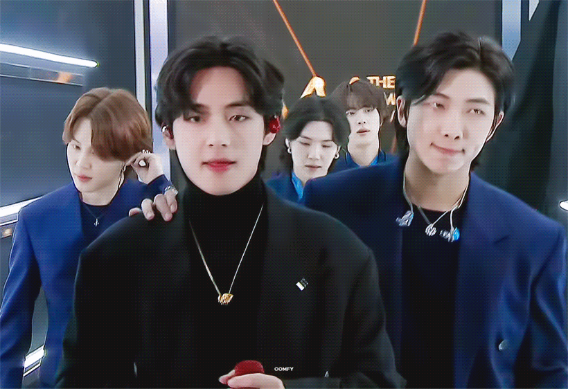 [잡담] 방탄 뷔랑 알엠 짤 보는데 이제 성숙해진 얼굴들이다 | 인스티즈