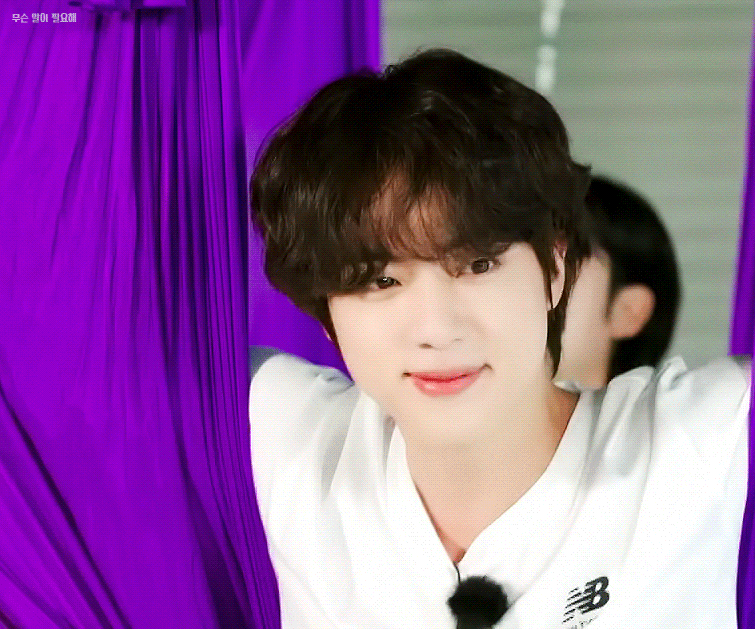 [잡담] 방탄 진 서른한살 볼살이 이렇게 빵빵한게 신기하다 | 인스티즈