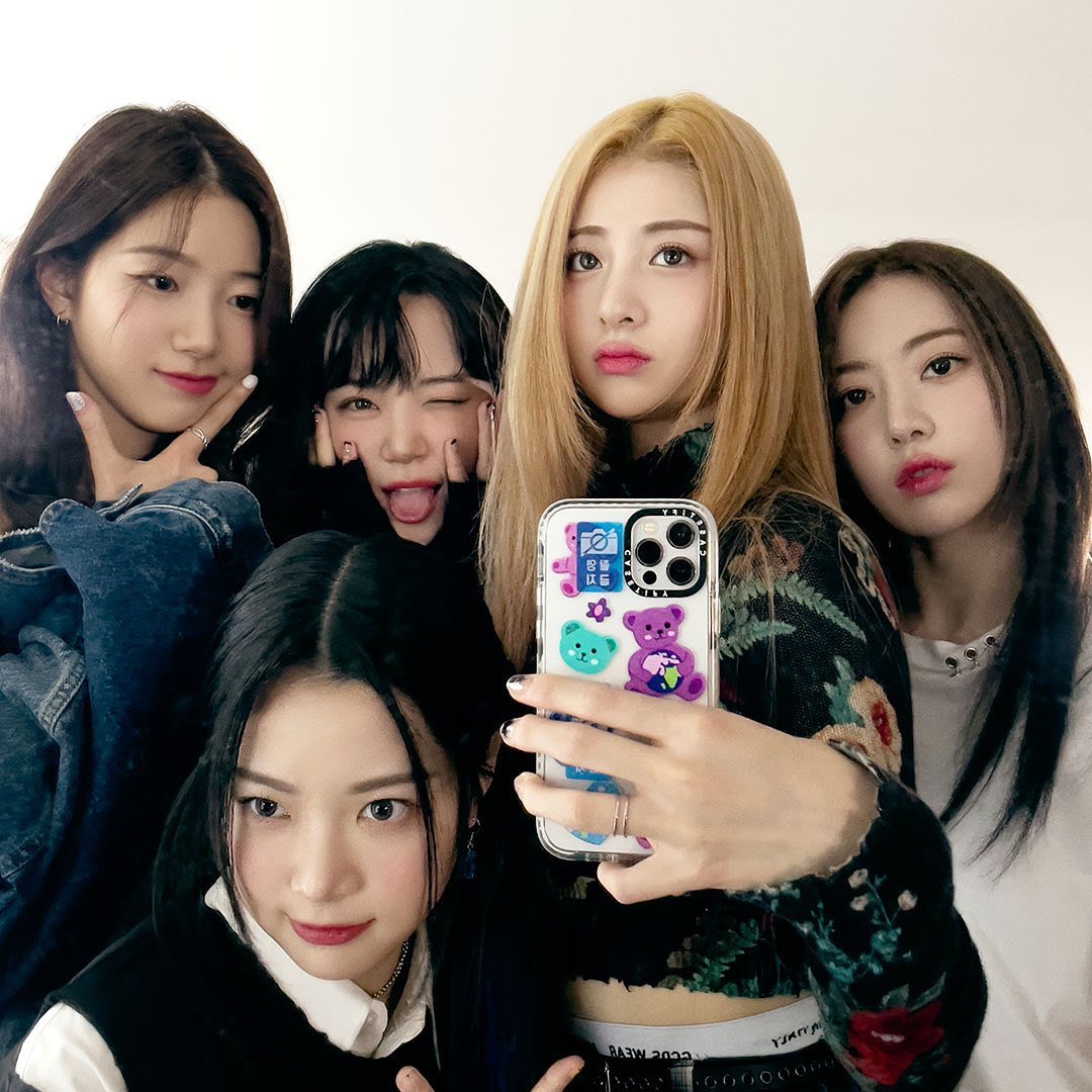 [잡담] 르세라핌 NEW 가좍사진 & 필카 감성 가득한 셀카 | 인스티즈