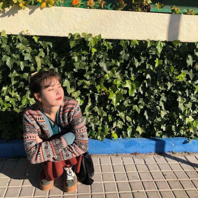 [잡담] 아이유 화장끼 없는 일상사진 | 인스티즈