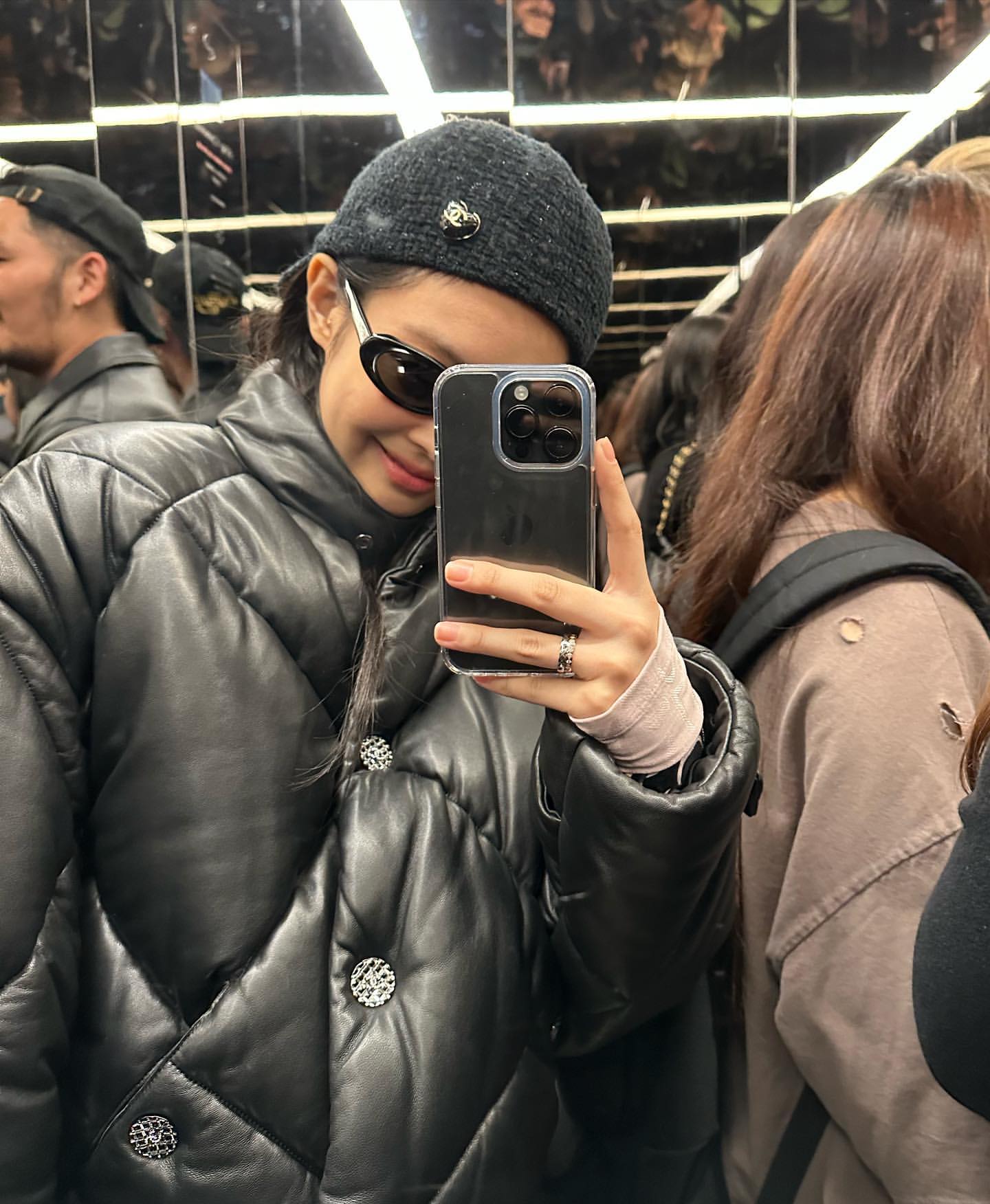 [잡담] 제니 아이폰14프로로 바꾼거야? | 인스티즈