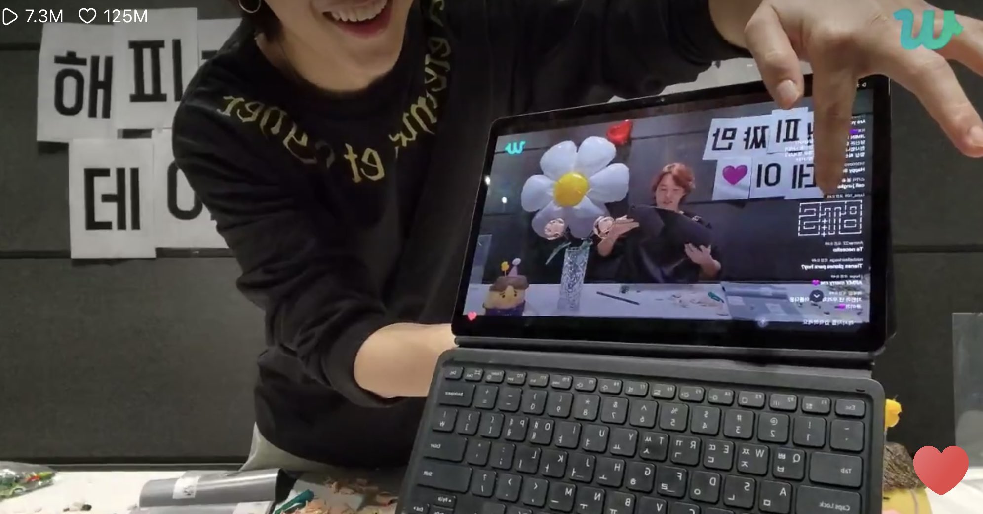 [잡담] 방탄 지민 라이브 하는데 이런거 신기해하는 10년차 아이돌 | 인스티즈