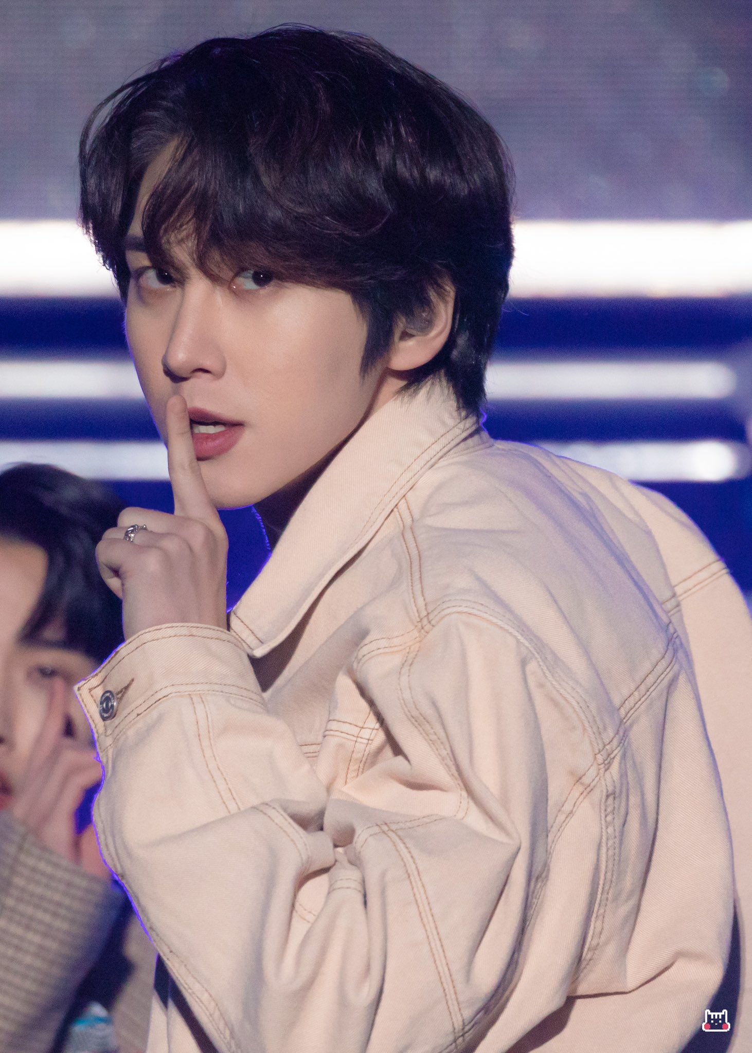 [잡담] 펜타곤 신원이 요새 진짜 잘생겼어.. | 인스티즈