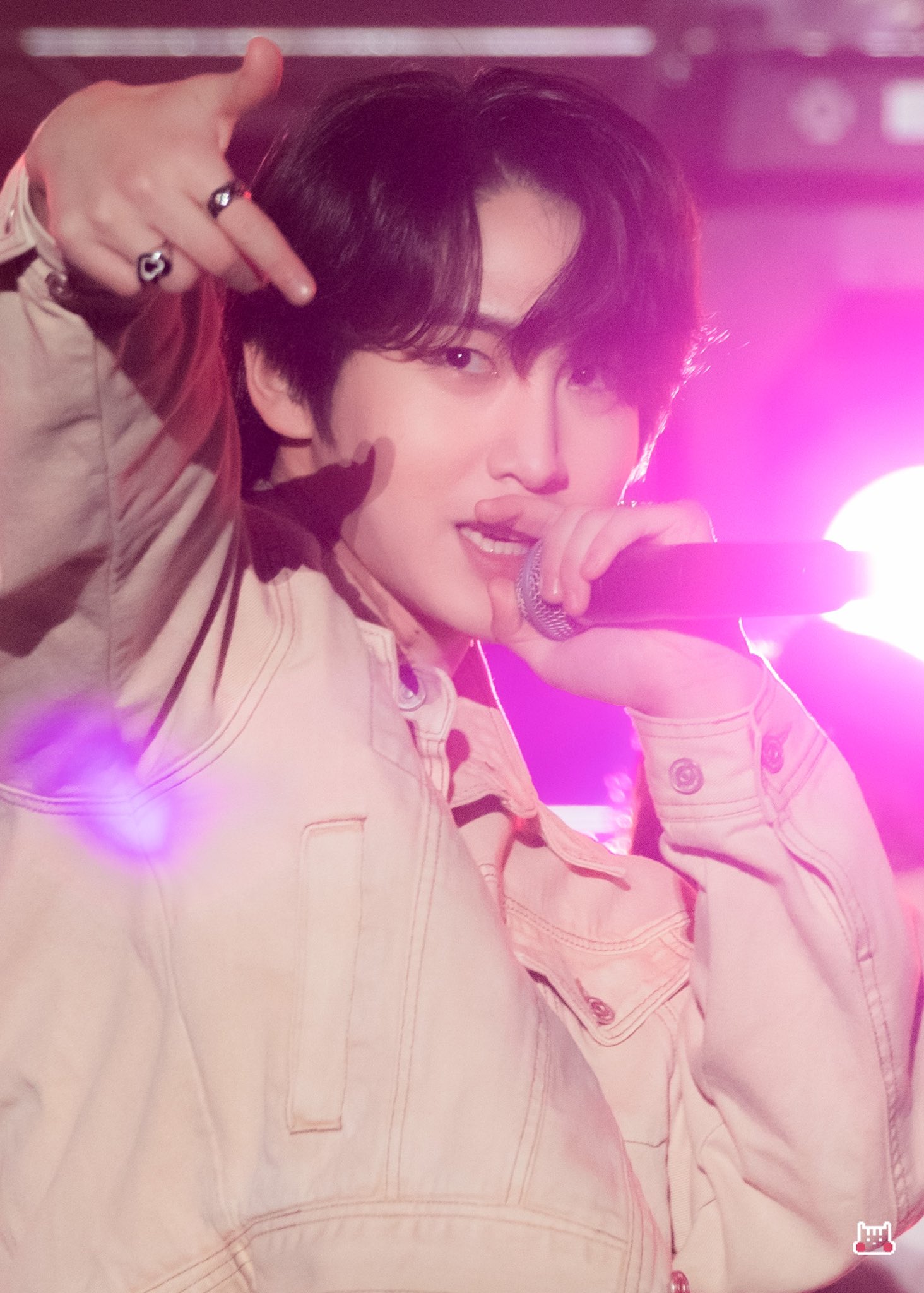 [잡담] 펜타곤 신원이 요새 진짜 잘생겼어.. | 인스티즈