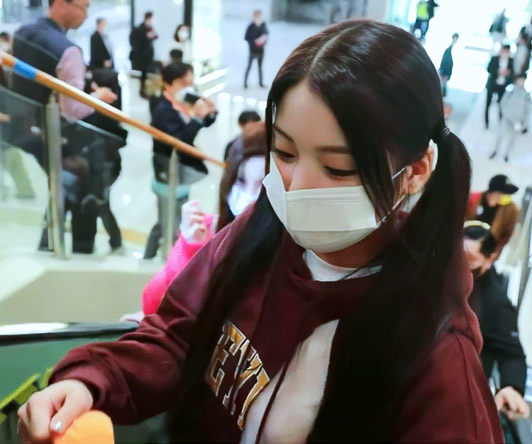 [잡담] 지우 오늘 왤케 아기같음 근데 그것보다 | 인스티즈