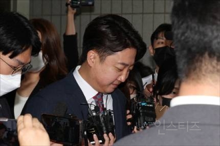 경찰, 이준석 '무고 혐의' 송치…성상납 실체 인정 | 인스티즈