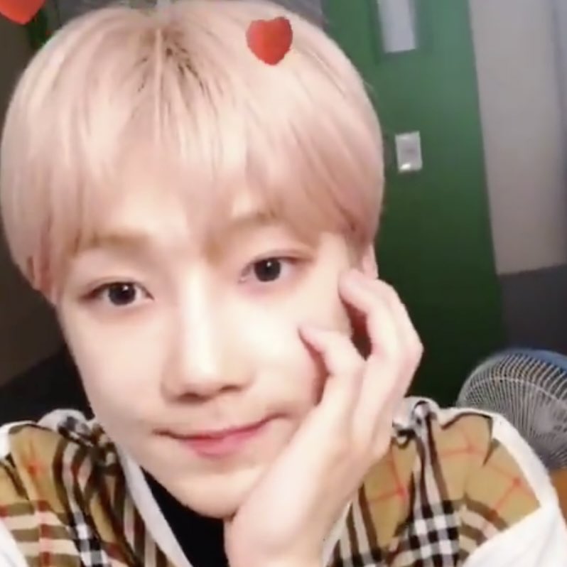 [잡담] 더보이스 입덕 어쩌구 하는 글에 왜 얘를 "듀" 라고 했는지 알거같음 | 인스티즈