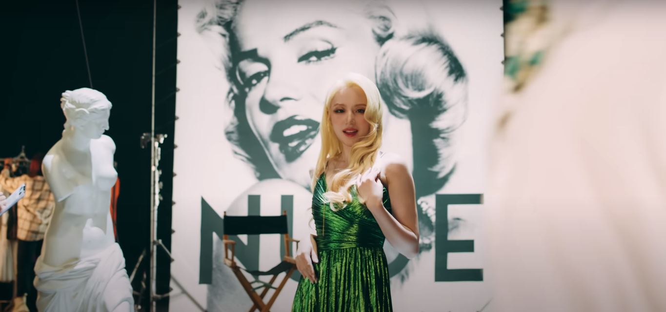 [잡담] 아이들 뮤비 마지막에 나오는 마릴린과 뱅크시에 대한 감사 인사 | 인스티즈