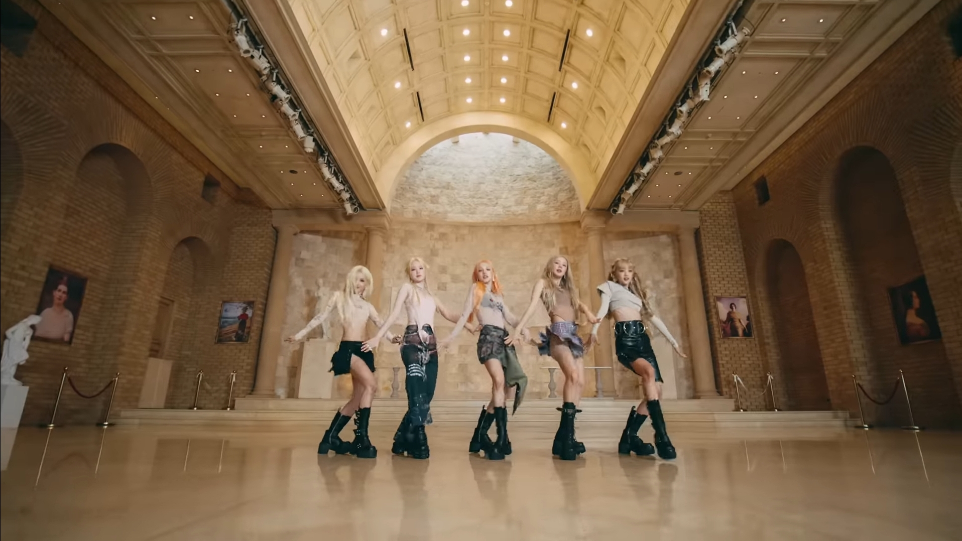 [잡담] 아이들 뮤비 촬영지 무도 칠공주랑 같은 곳이지? | 인스티즈