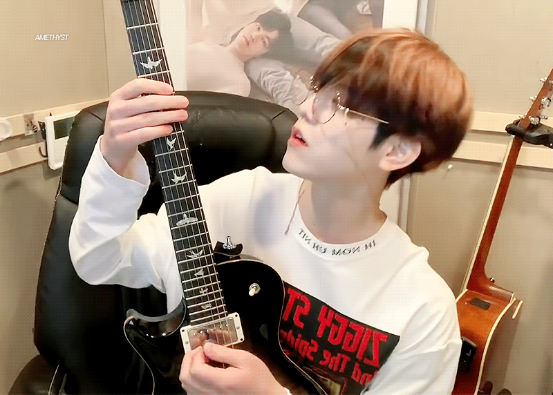 [잡담] 나 ,, 기타치는 남자가 너무 좋아 ,, 🥹🥹 | 인스티즈