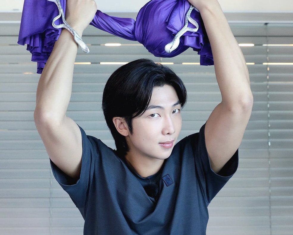 [잡담] 방탄 알엠 팔뚝 말도안댐 | 인스티즈