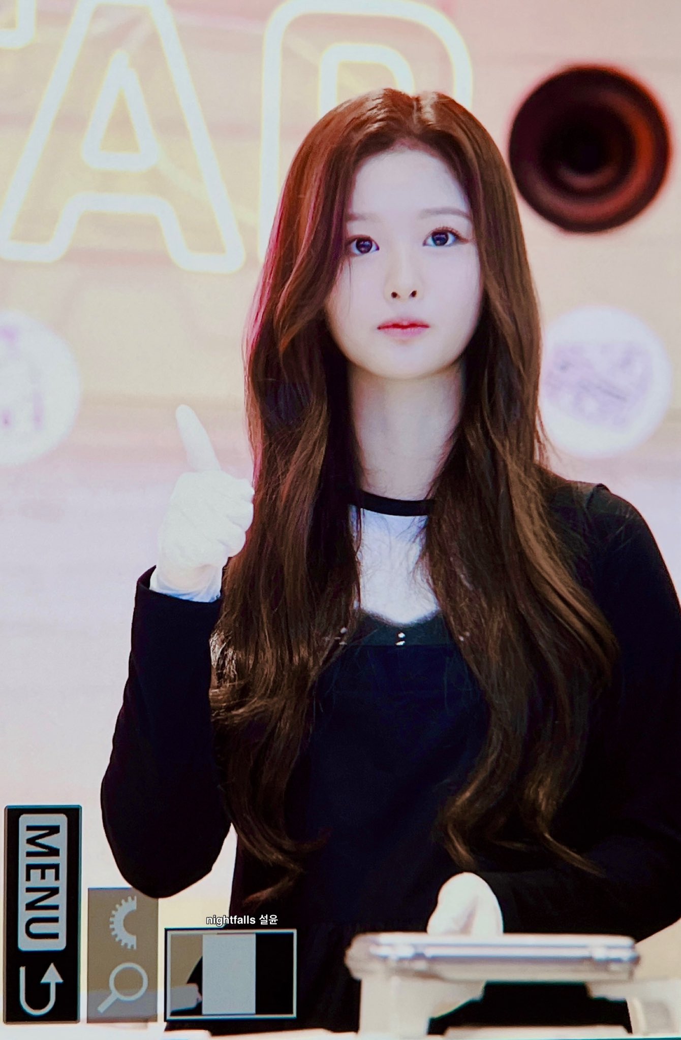 [잡담] 설윤 이 사진 사나가 보인다 | 인스티즈