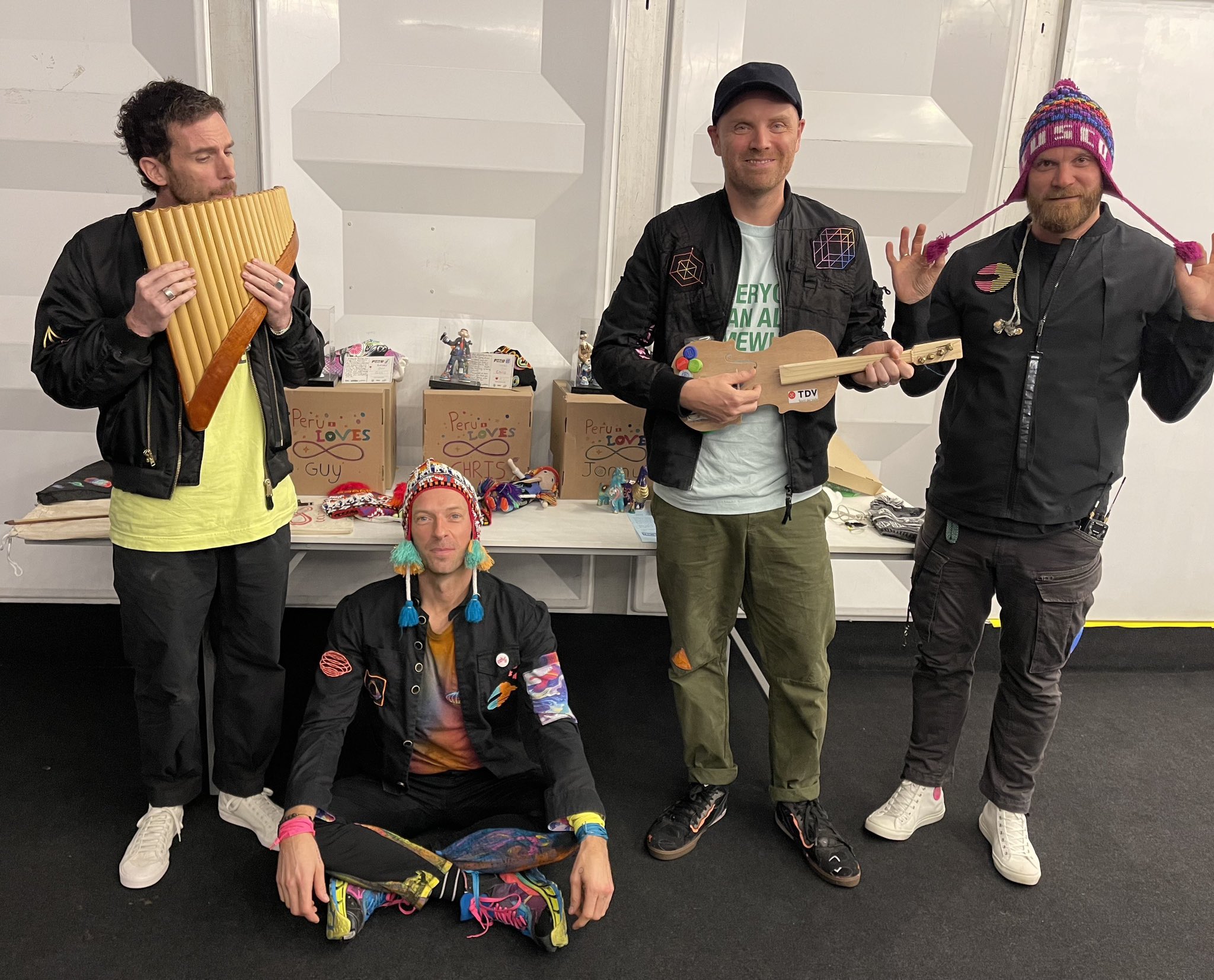 [잡담] 방탄이랑 콜드플레이 두 그룹끼리 친한거 아직도 안 믿김 | 인스티즈