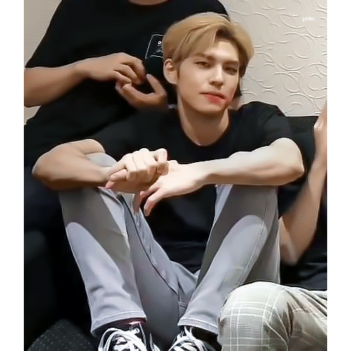 [잡담] 원필도 날티 날 수 있는 얼굴이구나 | 인스티즈