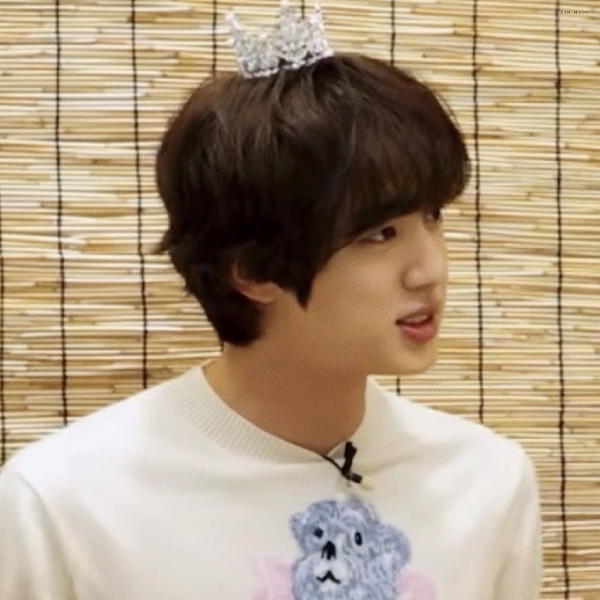 [잡담] 김석진 차쥐뿔 영지님이 티아라 씌워줬어…….. | 인스티즈