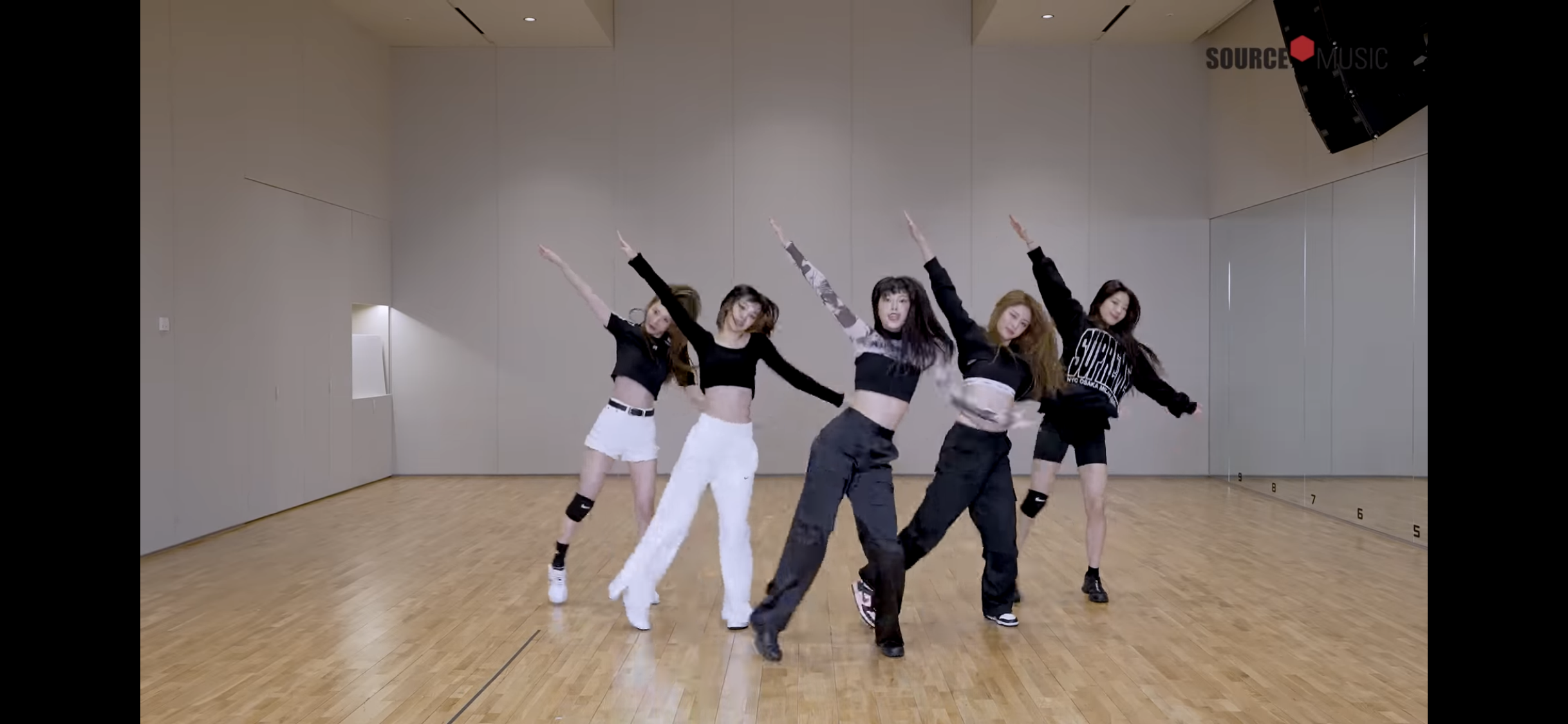 [잡담] 르세라핌 안무영상 보는데 팔각도 뭐임 | 인스티즈