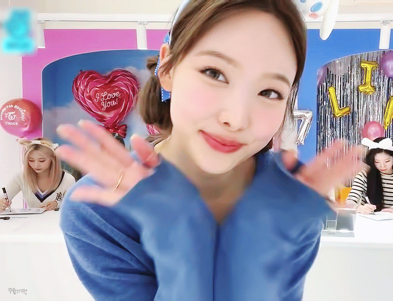 [잡담] 아까 누가 나연 오늘 움짤 찾는거 같던데 | 인스티즈