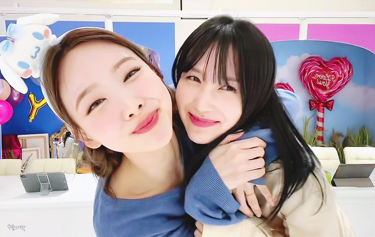 [잡담] 아까 누가 나연 오늘 움짤 찾는거 같던데 | 인스티즈