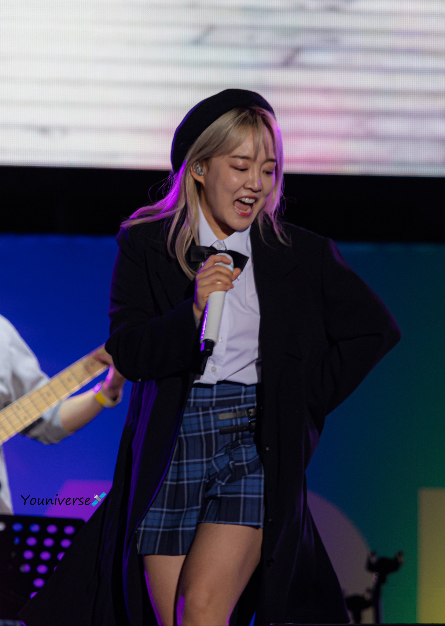 [잡담] 윤하 이 체크 스커트 정보 아는사람 제발 | 인스티즈