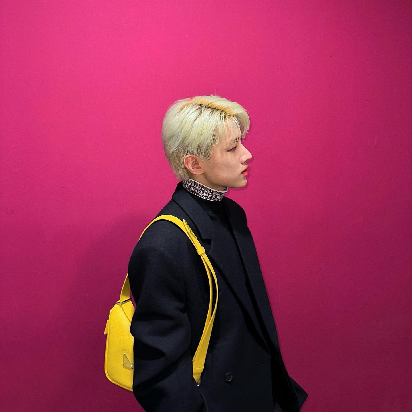 [잡담] 재찬이 프라다백 협찬사진 색감이 너무 좋아ㅠㅠ | 인스티즈