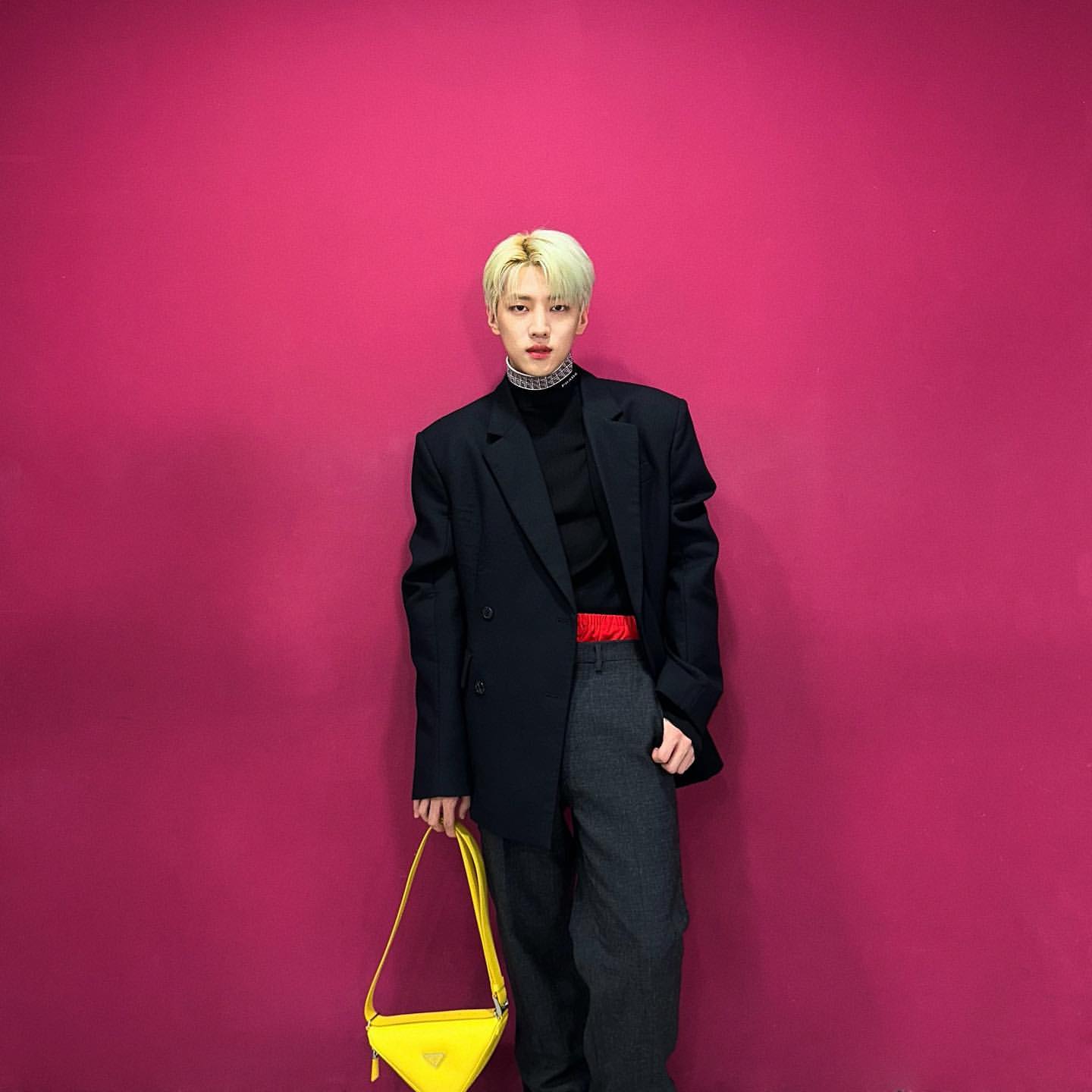 [잡담] 재찬이 프라다백 협찬사진 색감이 너무 좋아ㅠㅠ | 인스티즈