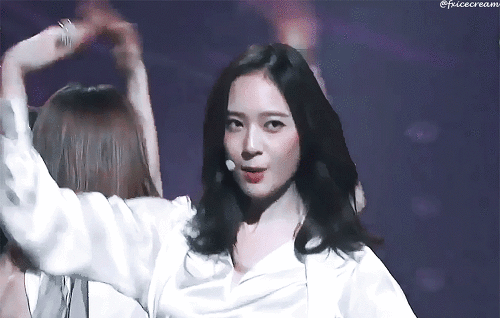 [잡담] 크리스탈 포월즈때 22살(현재로 치면 01년생)이었다니 기절 | 인스티즈