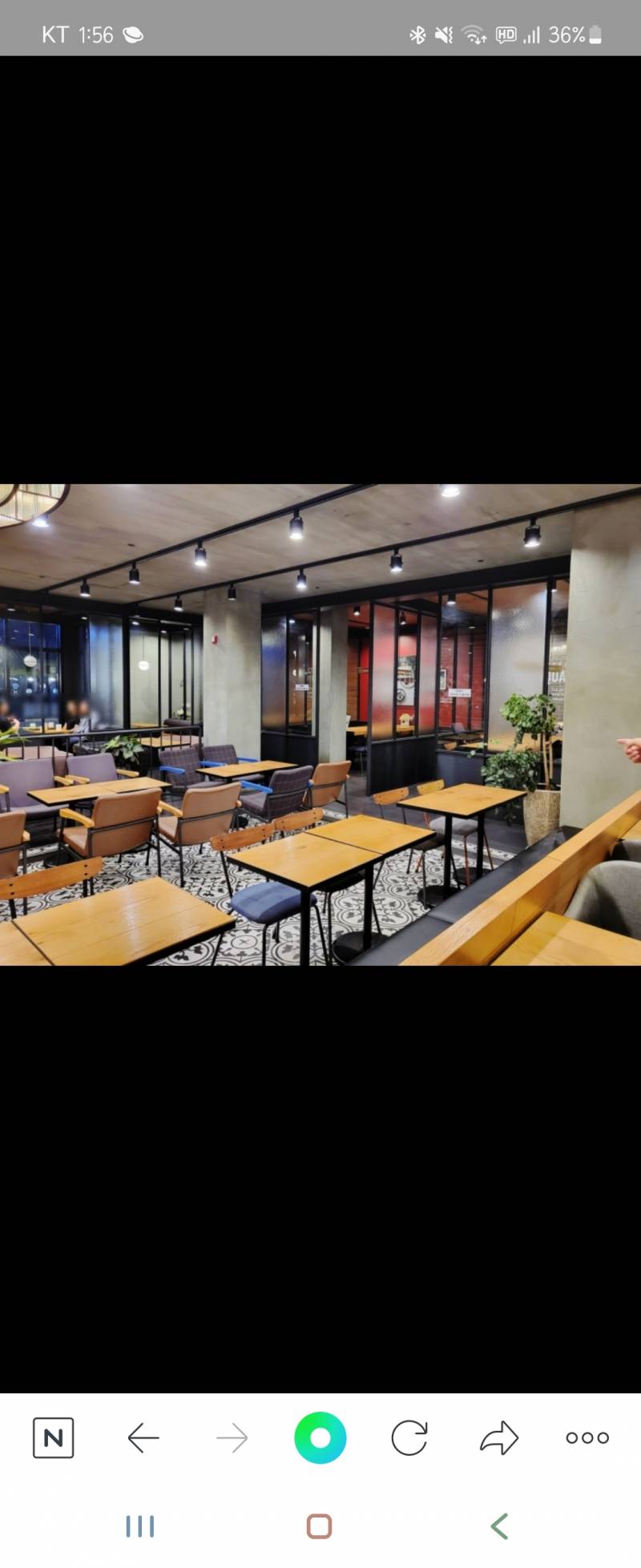 이렇게 룸처럼 생긴 좌석 몇 개 없으면 저기선 카공 안하는 게 약간 예의,,, 같은 느낌이려나 | 인스티즈