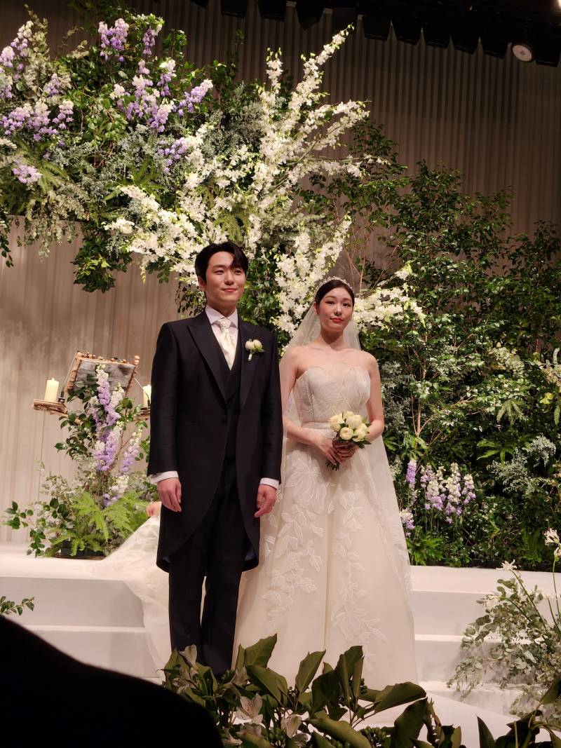 연느 결혼식 사진 보는데 진짜 너무 이쁘다 | 인스티즈