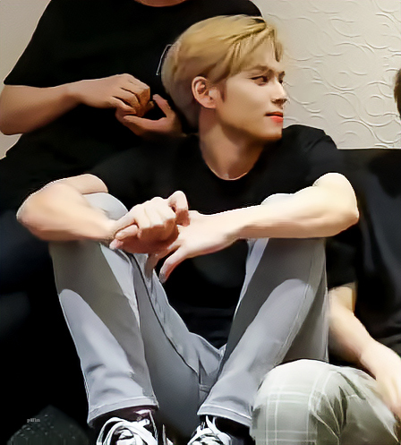 [잡담] 원필도 날티 날 수 있는 얼굴이구나 | 인스티즈