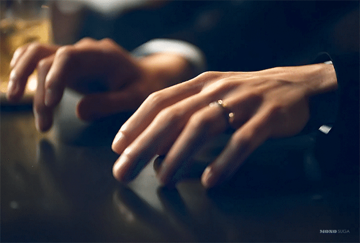 [잡담] 민윤기 손 섹시하는거 모르는사람이랑 겸상 안함 | 인스티즈