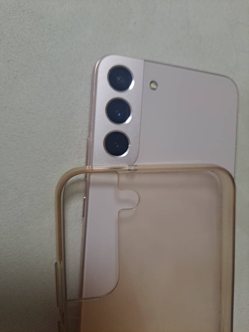 와 폰케이스 색깔 미쳐땈ㅋㅋㅋ이런걸 끼고 있었네 | 인스티즈