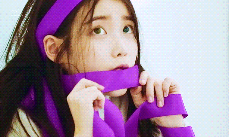 [잡담] 애들아(0명) 아이유 오드아이 잘어울리지 않니.. | 인스티즈