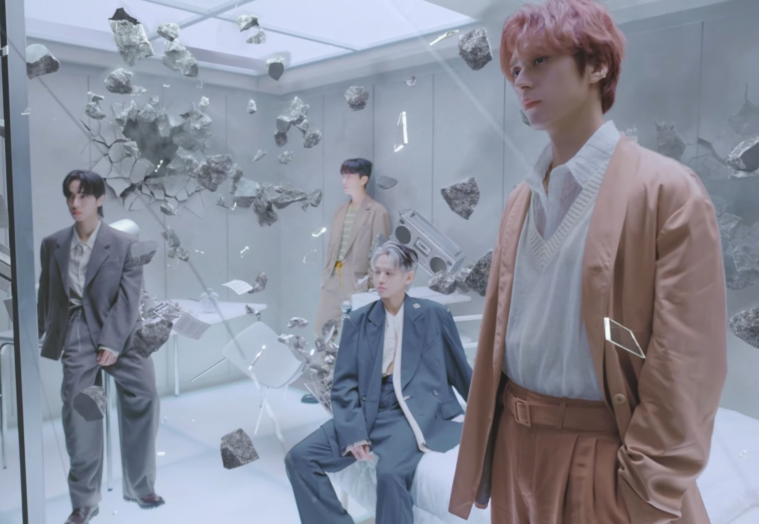 [잡담] 아니 하이라이트 티저 진짜 비스트 대입하면 할수록 눈물남 | 인스티즈