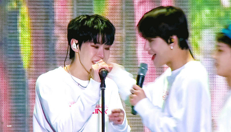 [잡담] 아니 도영 엉엉 우는데 우리칠 우르르 몰려오는거 | 인스티즈