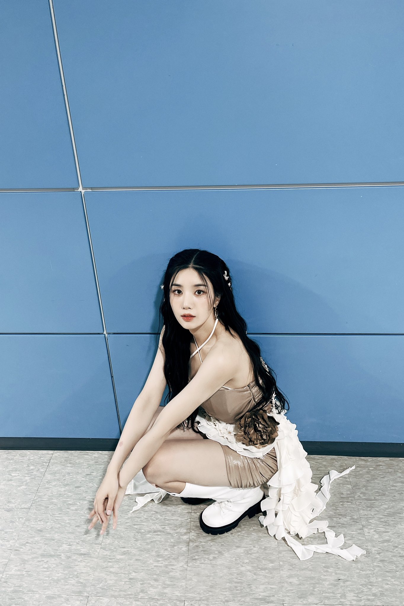 [잡담] 음방 2주 활동 마무리한 권은비 착장 남찍사 | 인스티즈