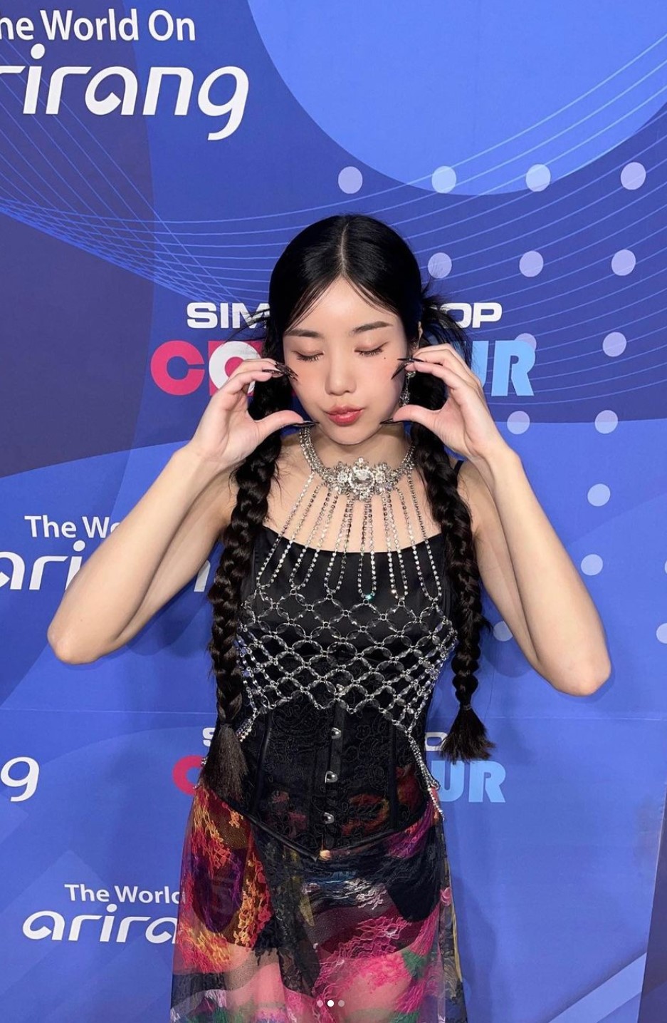 [잡담] 음방 2주 활동 마무리한 권은비 착장 남찍사 | 인스티즈