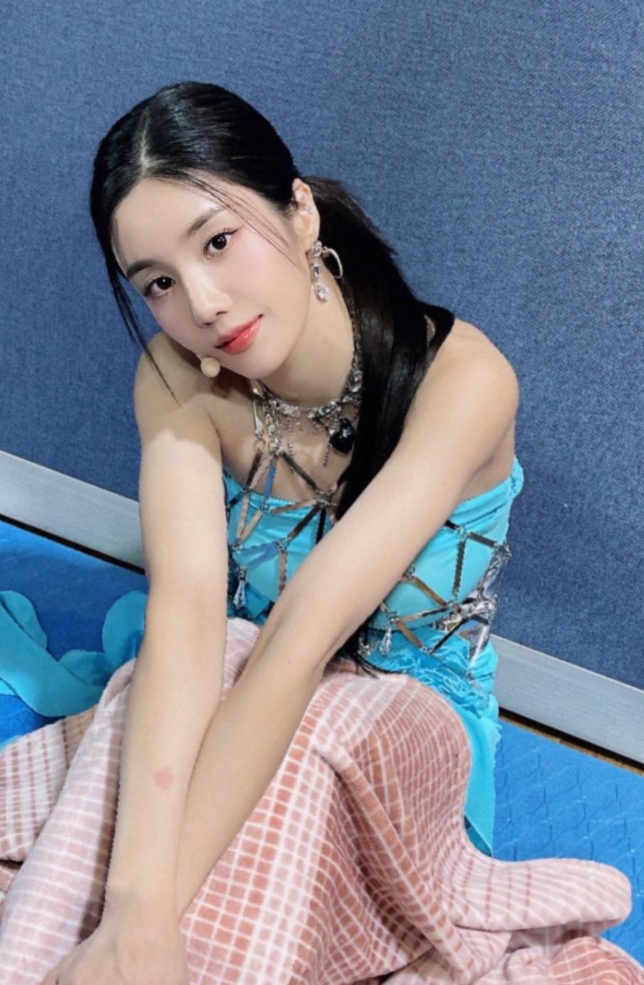 [잡담] 음방 2주 활동 마무리한 권은비 착장 남찍사 | 인스티즈