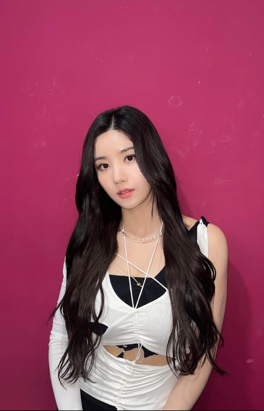 [잡담] 음방 2주 활동 마무리한 권은비 착장 남찍사 | 인스티즈