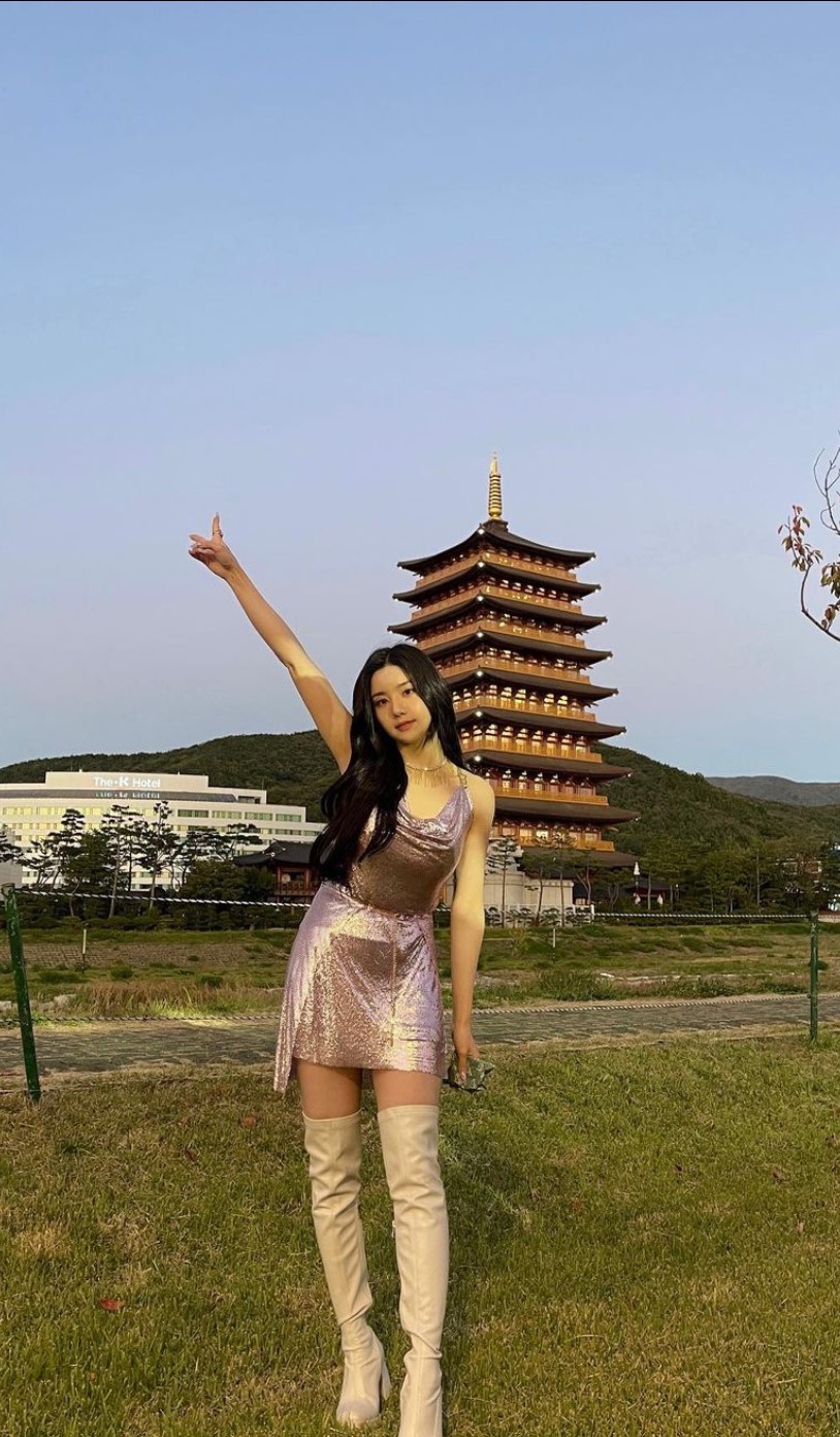 [잡담] 음방 2주 활동 마무리한 권은비 착장 남찍사 | 인스티즈