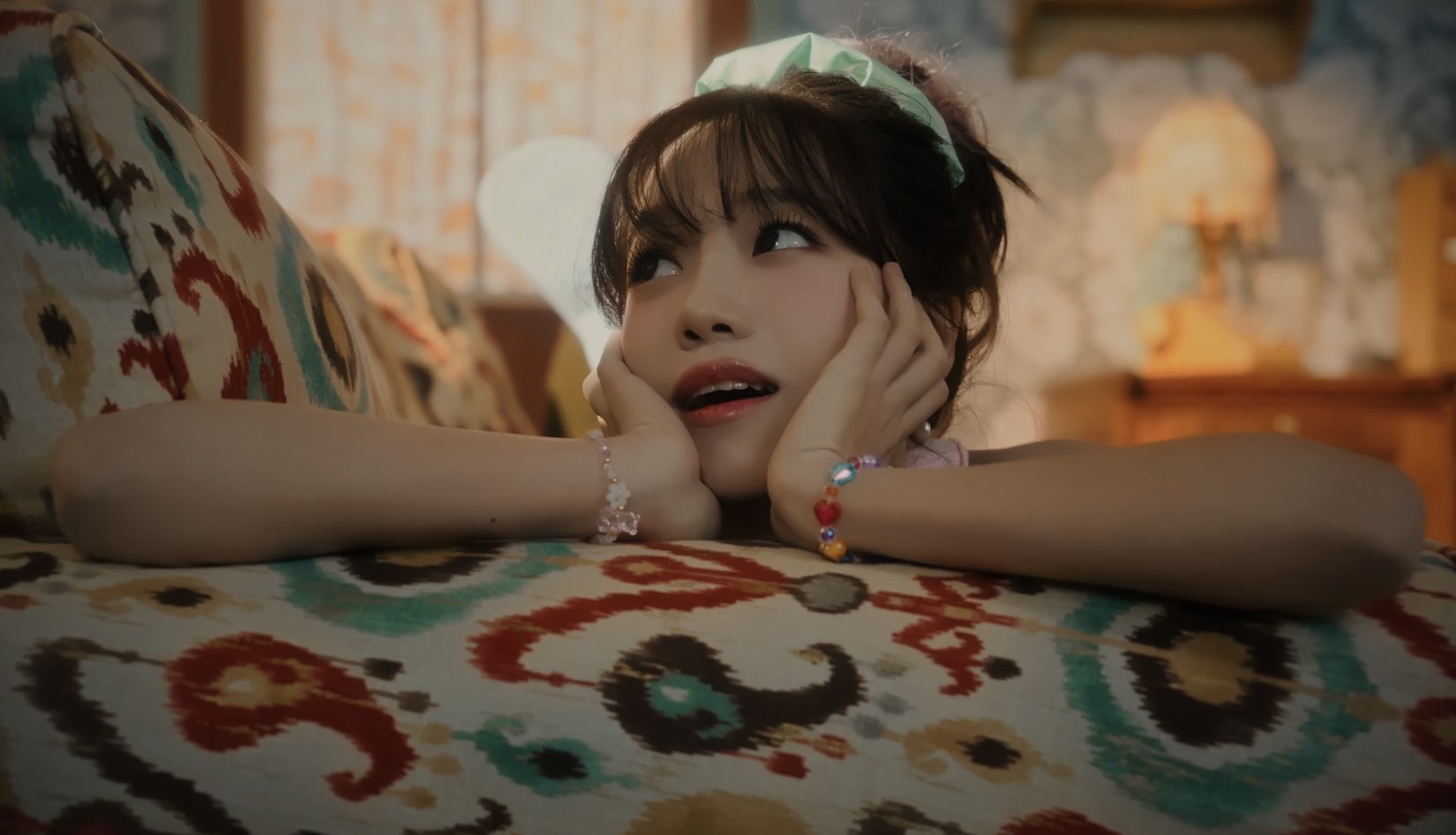 [잡담] 조유리 뮤비 뭔가 지브리느낌 나지 않아??? | 인스티즈