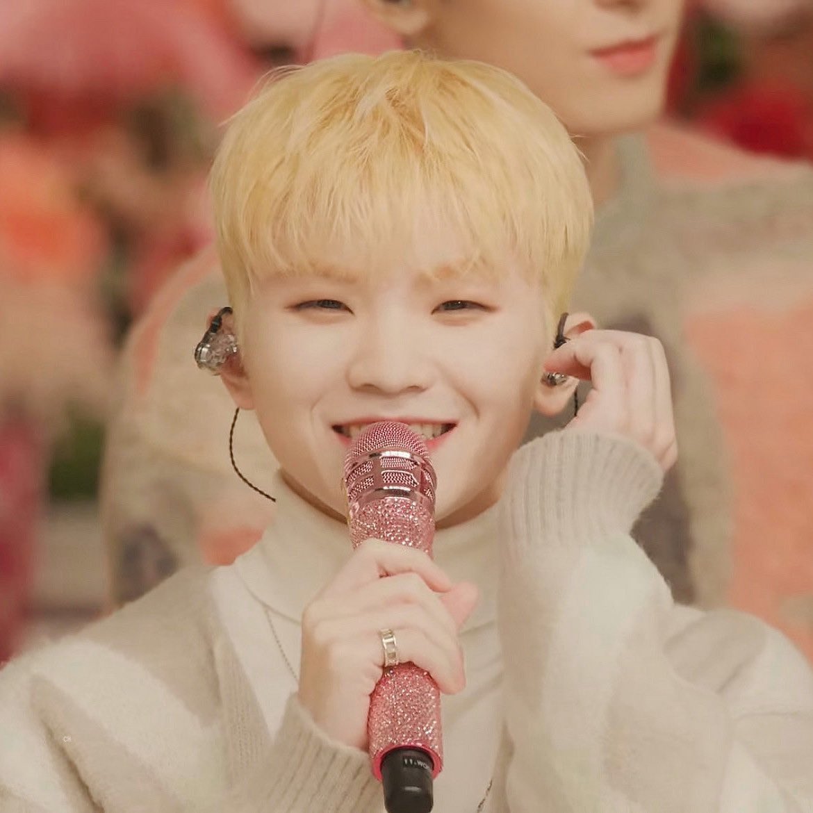 [잡담] 이지훈 진짜 동그래 | 인스티즈